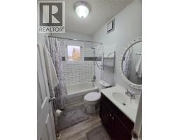228 Railway Avenue, Wawota, SK S0G5A0 Photo 21