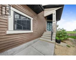 4pc Bathroom - 105 Homestead Crescent Ne, Calgary, AB T3J2K8 Photo 8