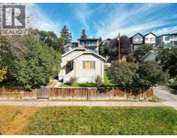 942 5 Avenue Ne, Calgary, AB T2E0L4 Photo 12