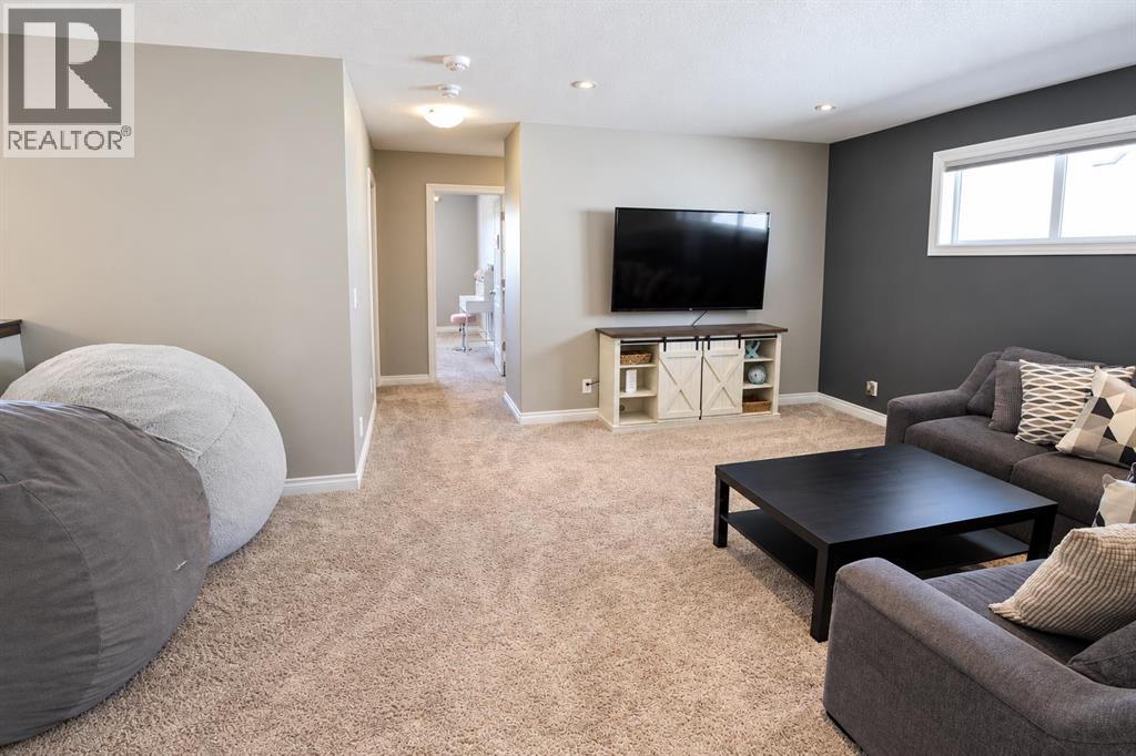 Listing photo – 7 Tory Close, Red Deer