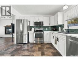 Family room - 600 Mullin Avenue E, Regina, SK S4N1C9 Photo 7