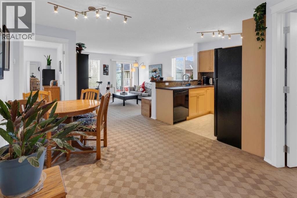 Bedrooms on opposite sides of unit