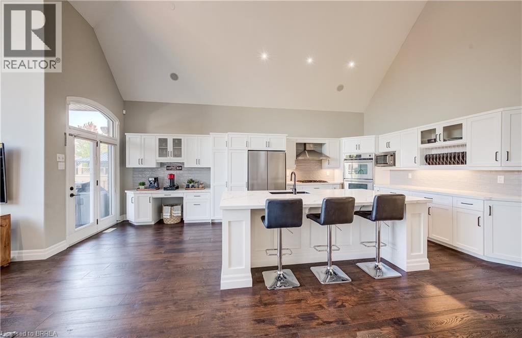 4 LAWREN S HARRIS Drive, Brantford — photo 12
