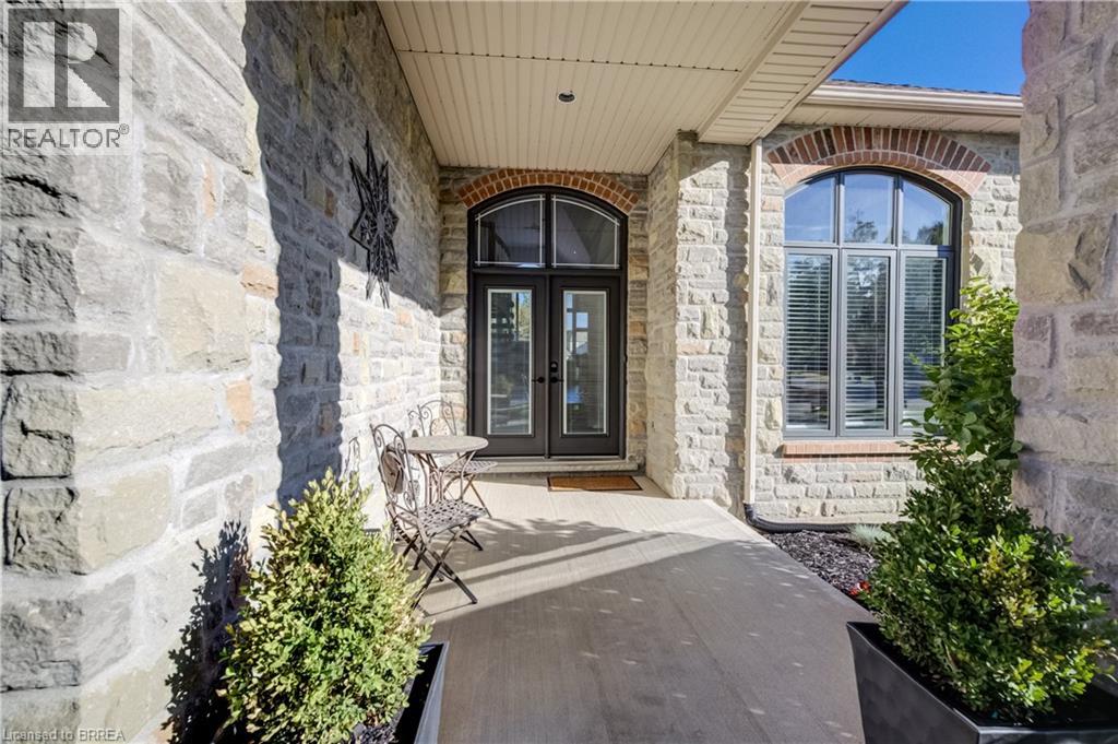 4 LAWREN S HARRIS Drive, Brantford — photo 3