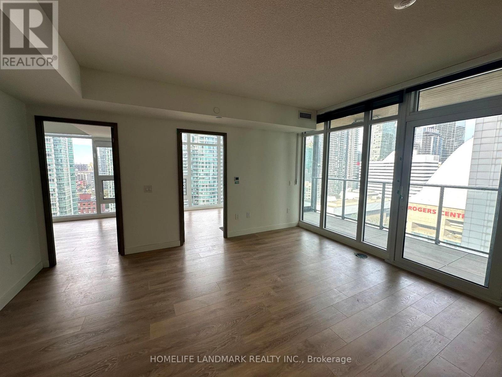 1 CONCORD CITYPLACE WAY, Toronto (Waterfront Communities) — photo 3