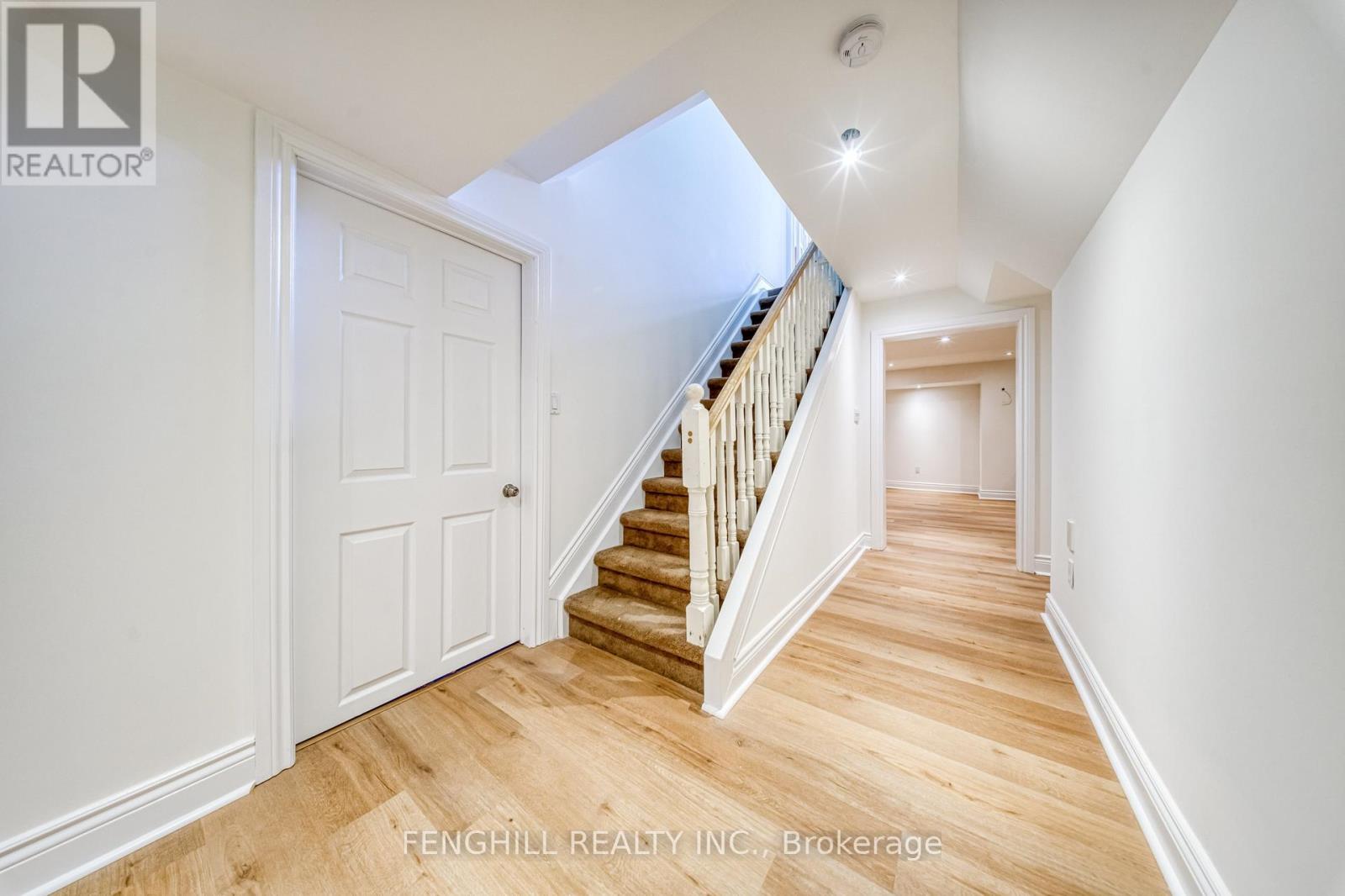 842 GREENLEAF CIRCLE - 44