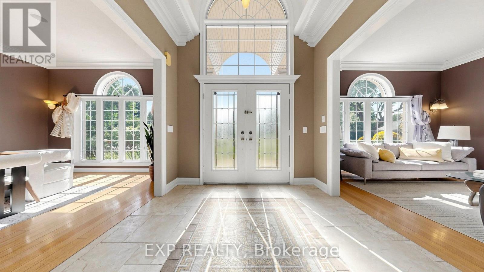 36 MAPLEHYRN AVENUE, East Gwillimbury (Sharon) — photo 5