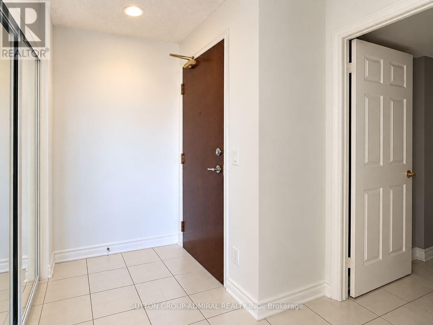 1007 - 5 MICHAEL POWER PLACE, Toronto (Islington-City Centre West) — photo 4