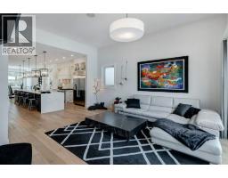 4pc Bathroom - 1906 43 Avenue Sw, Calgary, AB T2T2M9 Photo 12