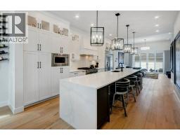 5pc Bathroom - 1906 43 Avenue Sw, Calgary, AB T2T2M9 Photo 6