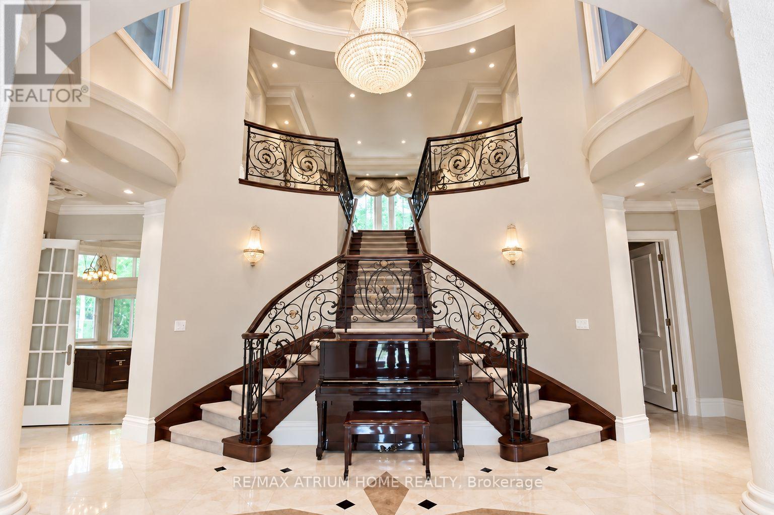 9 Legacy Court, Toronto, ON photo 4