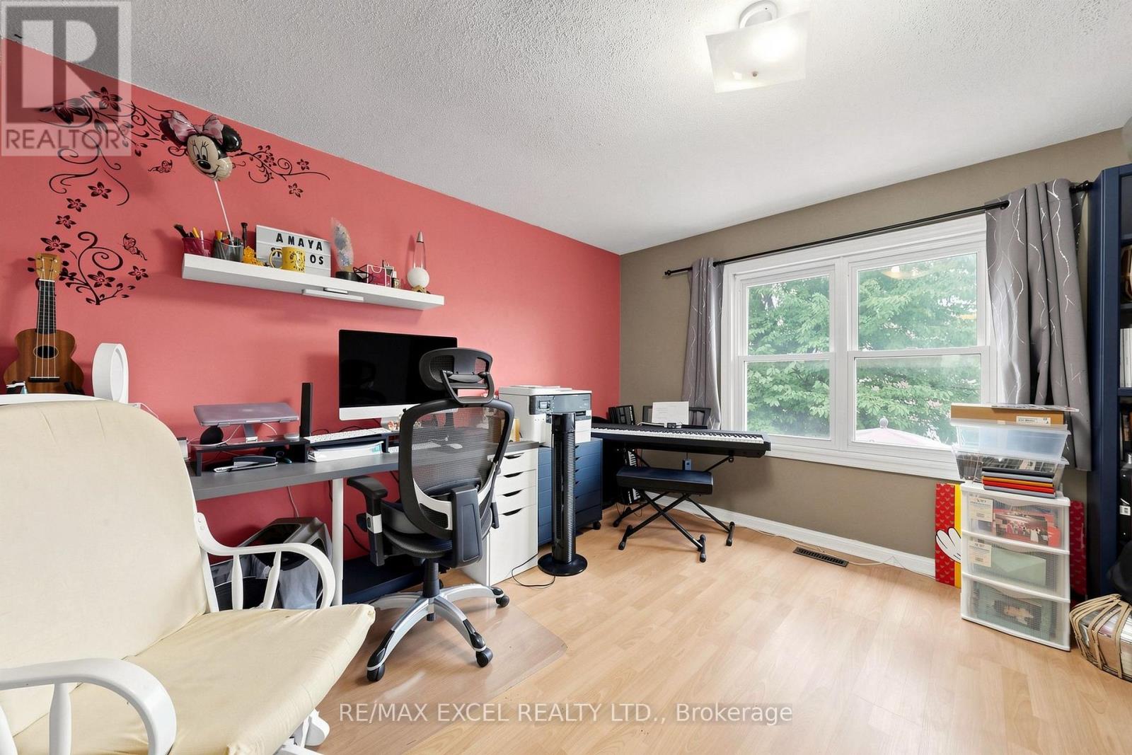 24 REDHEUGH CRESCENT - 40