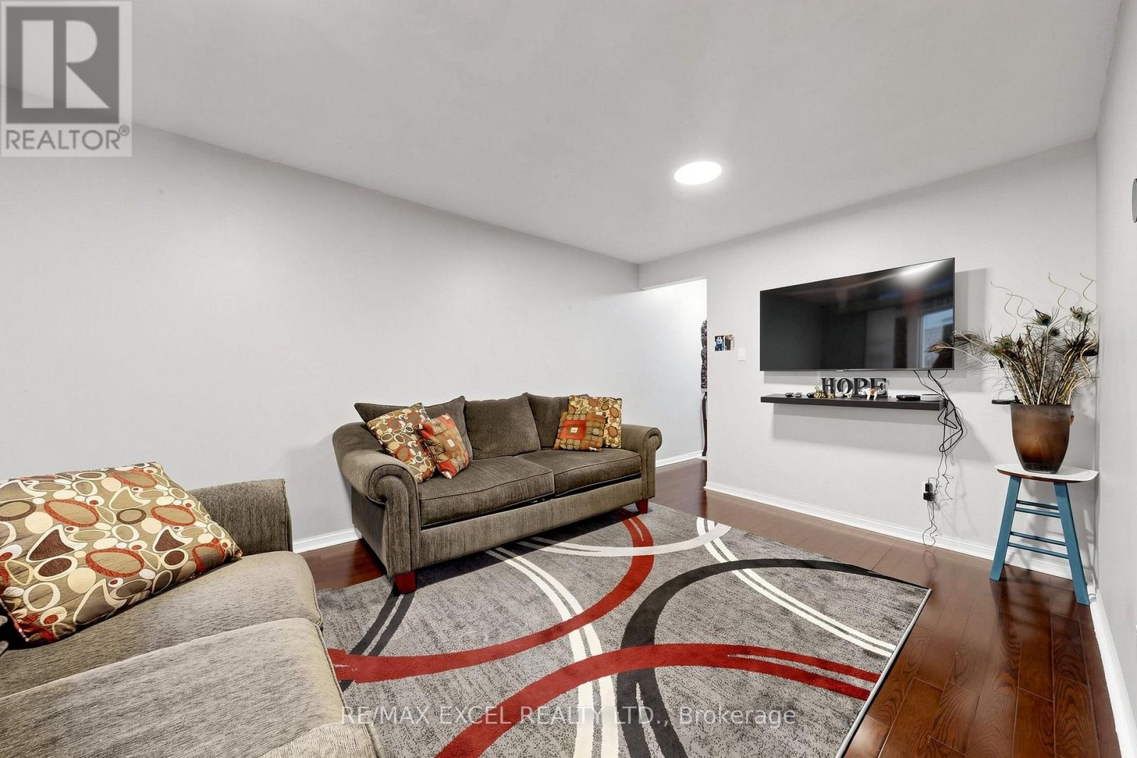 24 REDHEUGH CRESCENT, Toronto (Steeles) — photo 5