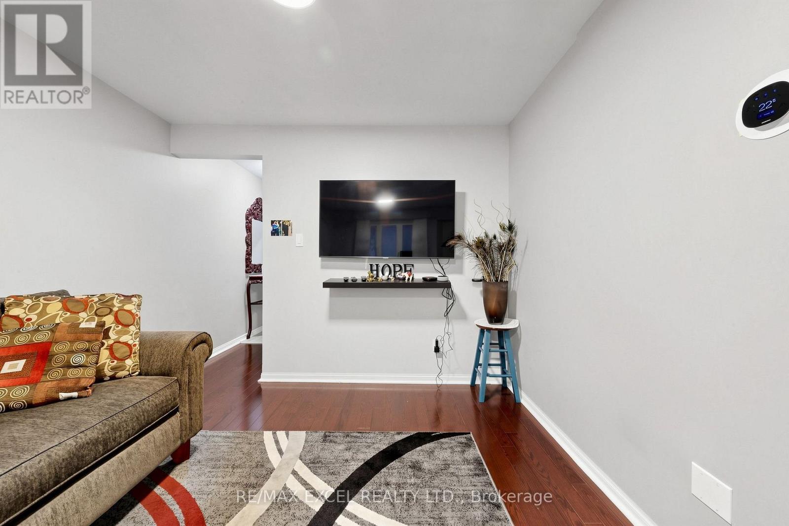 24 REDHEUGH CRESCENT, Toronto (Steeles) — photo 6