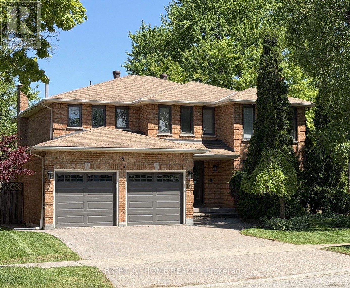 17 PICCADILLY ROAD, Richmond Hill (Doncrest)