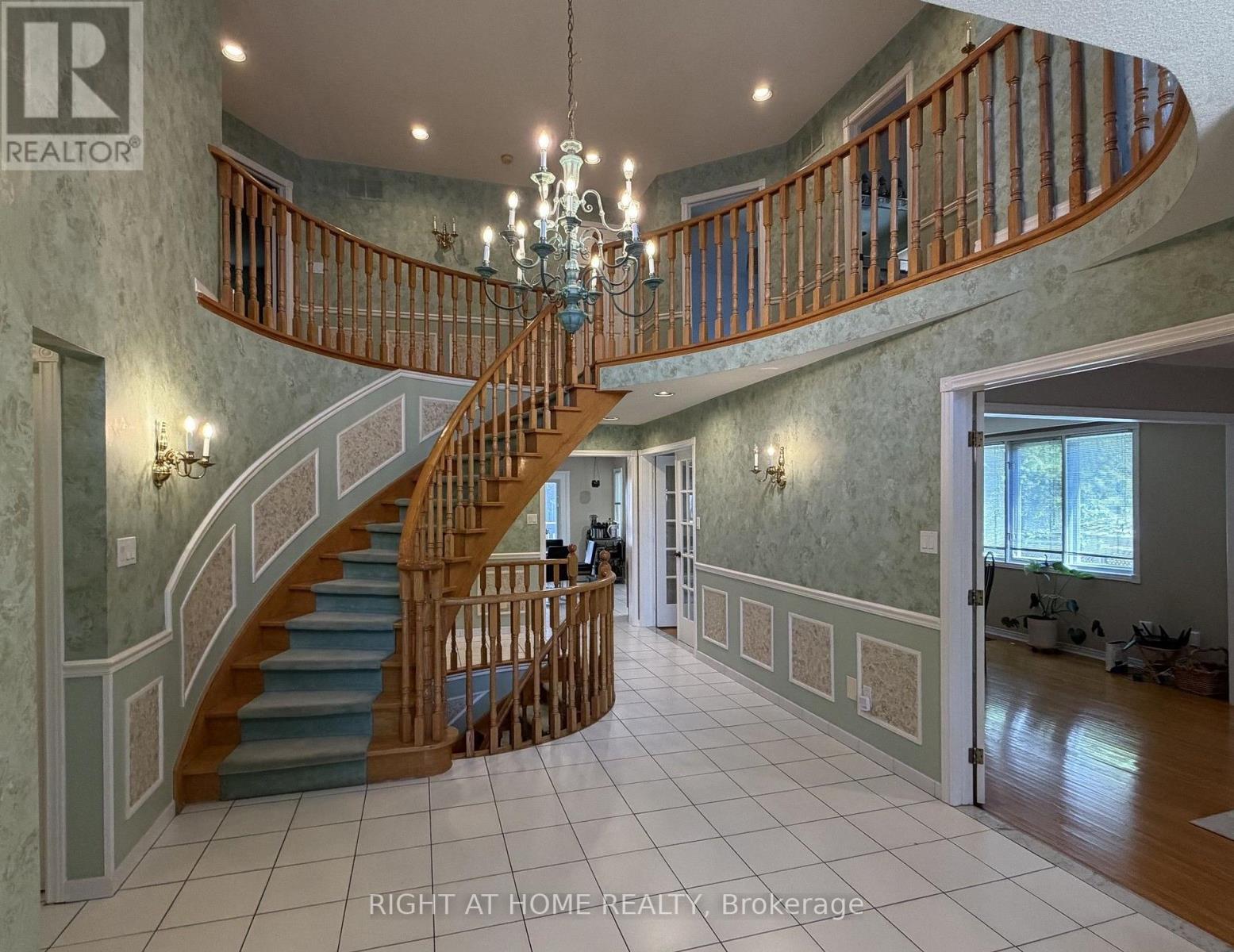 17 PICCADILLY ROAD, Richmond Hill (Doncrest) — photo 3