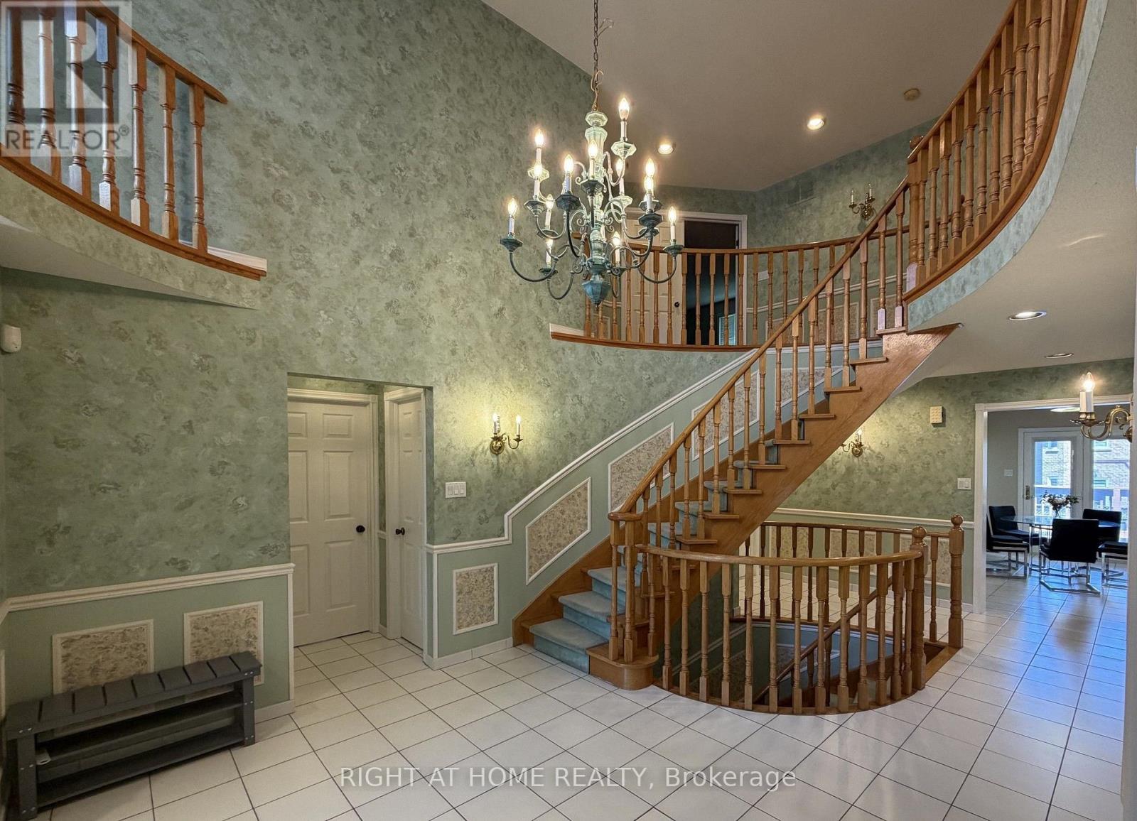 17 PICCADILLY ROAD, Richmond Hill (Doncrest) — photo 4