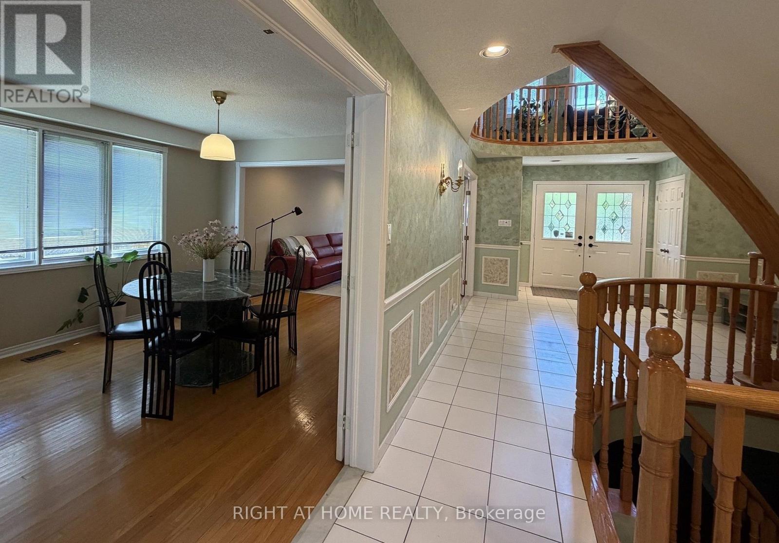 17 PICCADILLY ROAD, Richmond Hill (Doncrest) — photo 7