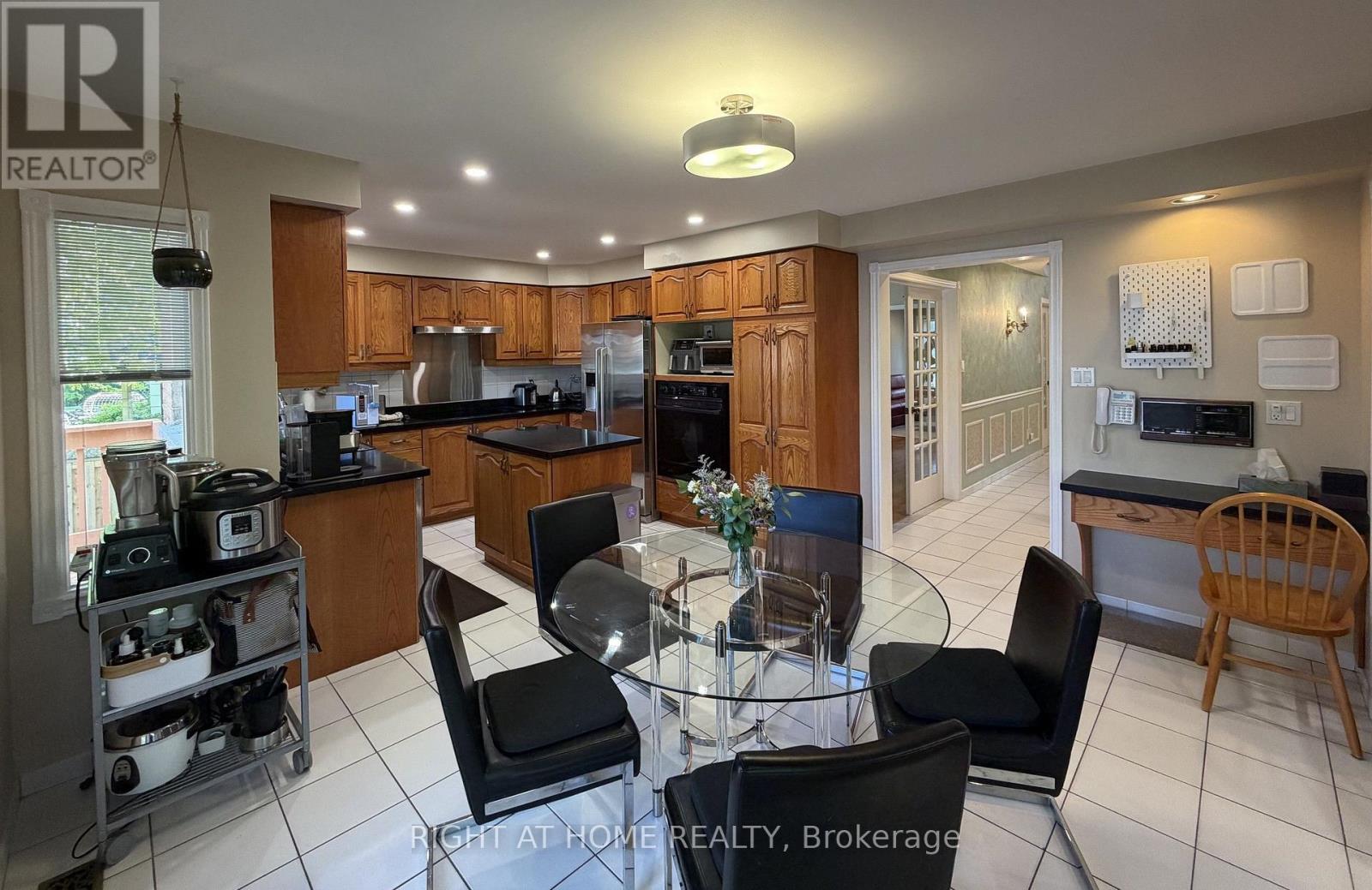 17 PICCADILLY ROAD, Richmond Hill (Doncrest) — photo 9
