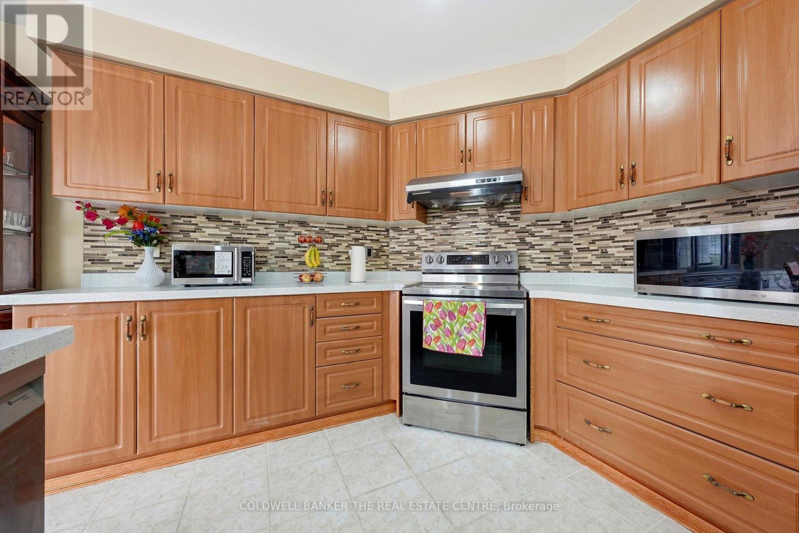 15 CHARLESWOOD CIRCLE, Brampton (Fletcher's Meadow) — photo 11