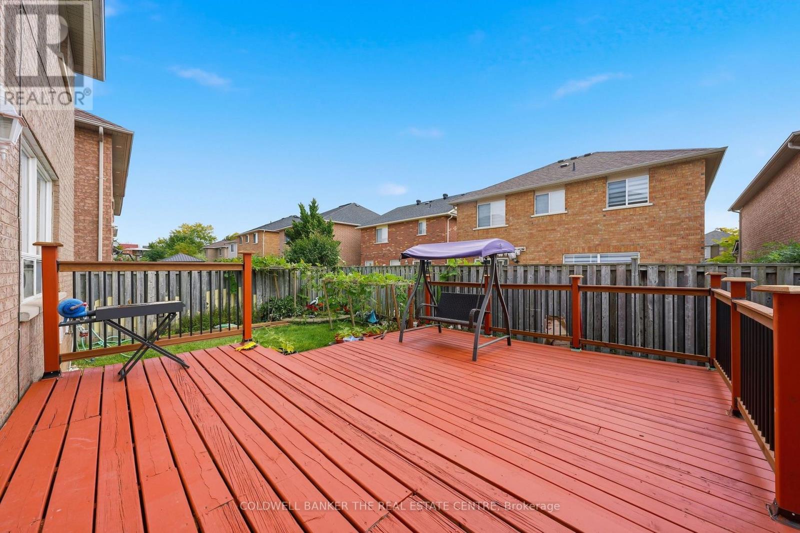 15 CHARLESWOOD CIRCLE - 19