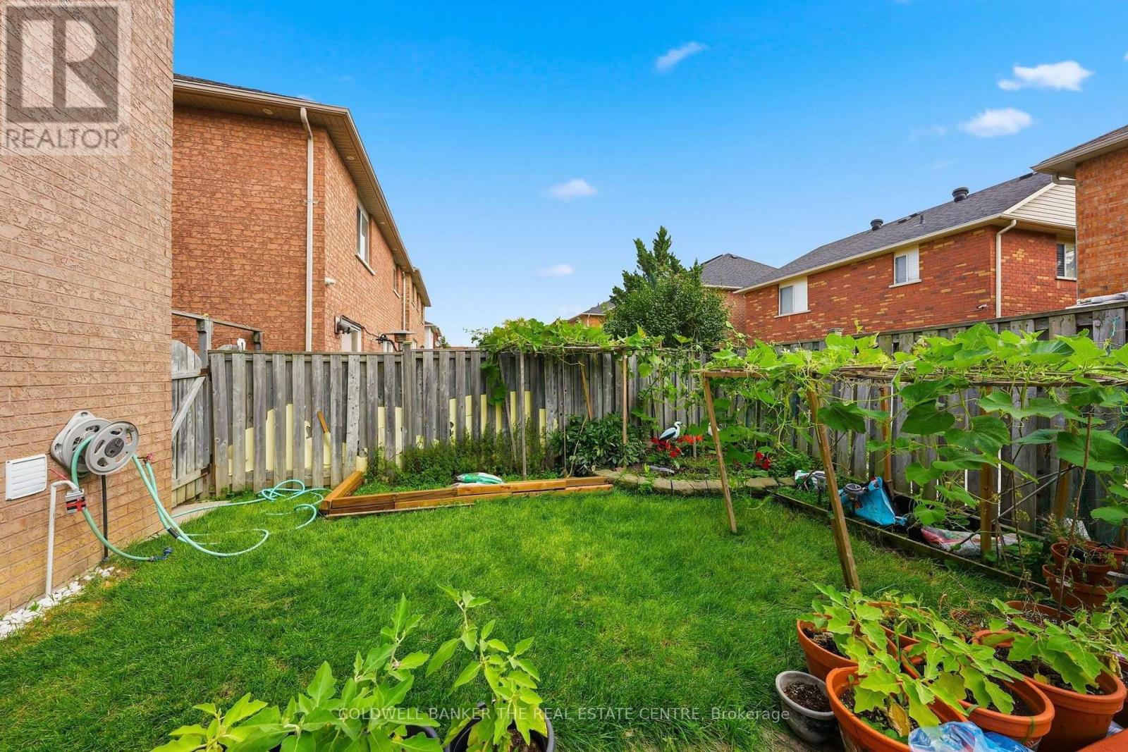 15 CHARLESWOOD CIRCLE - 20