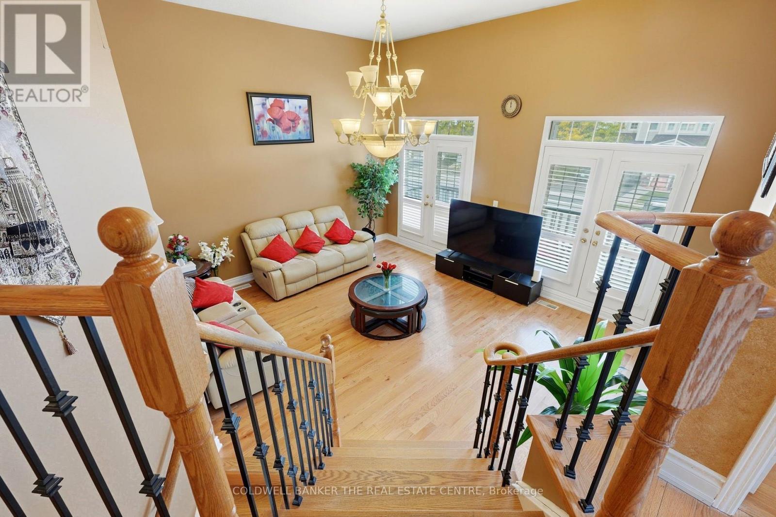 15 CHARLESWOOD CIRCLE - 29