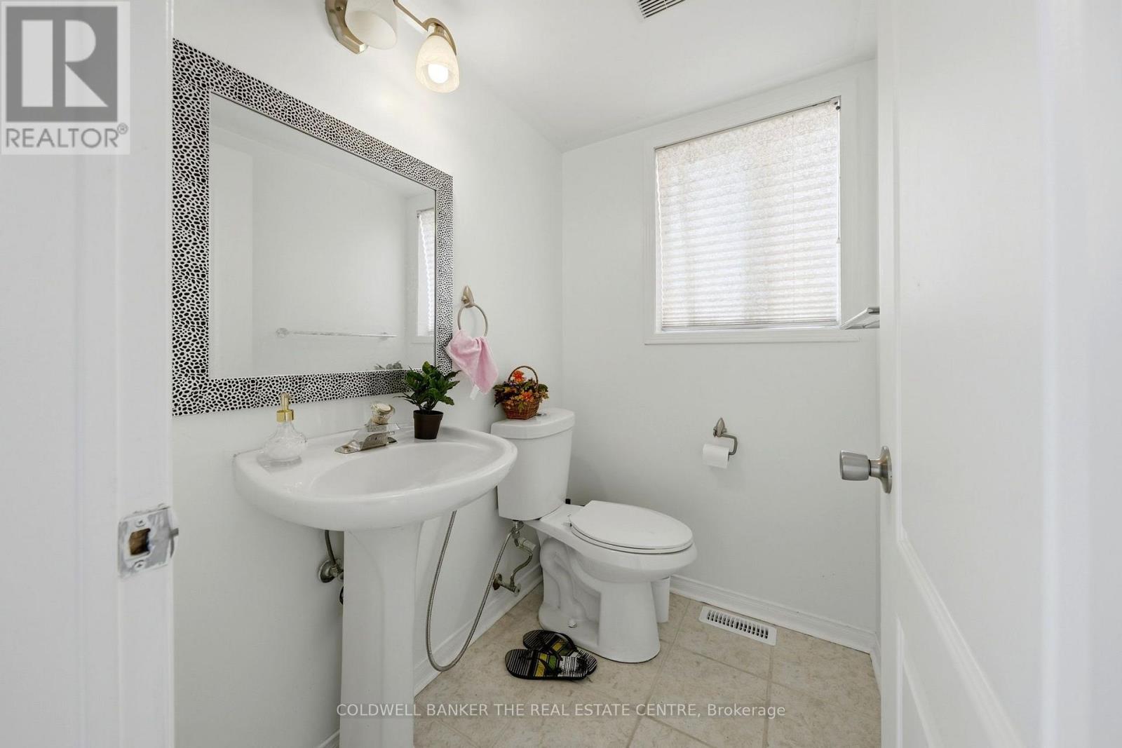 15 CHARLESWOOD CIRCLE, Brampton (Fletcher's Meadow) — photo 8