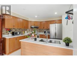 15 Charleswood Circle, Brampton, ON L7A1Z1 Photo 12