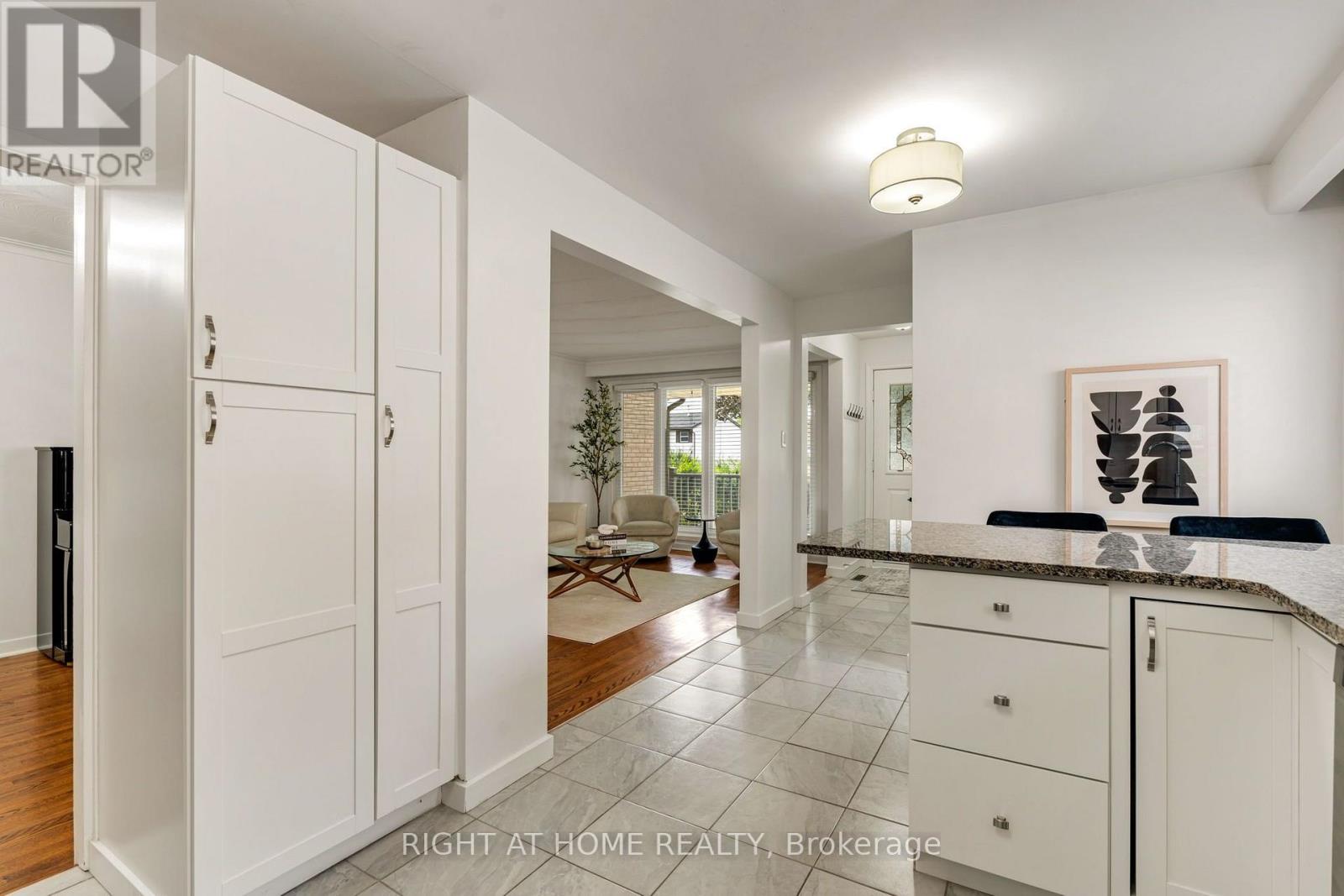 1302 REDBANK CRESCENT, Oakville (CP College Park) — photo 10