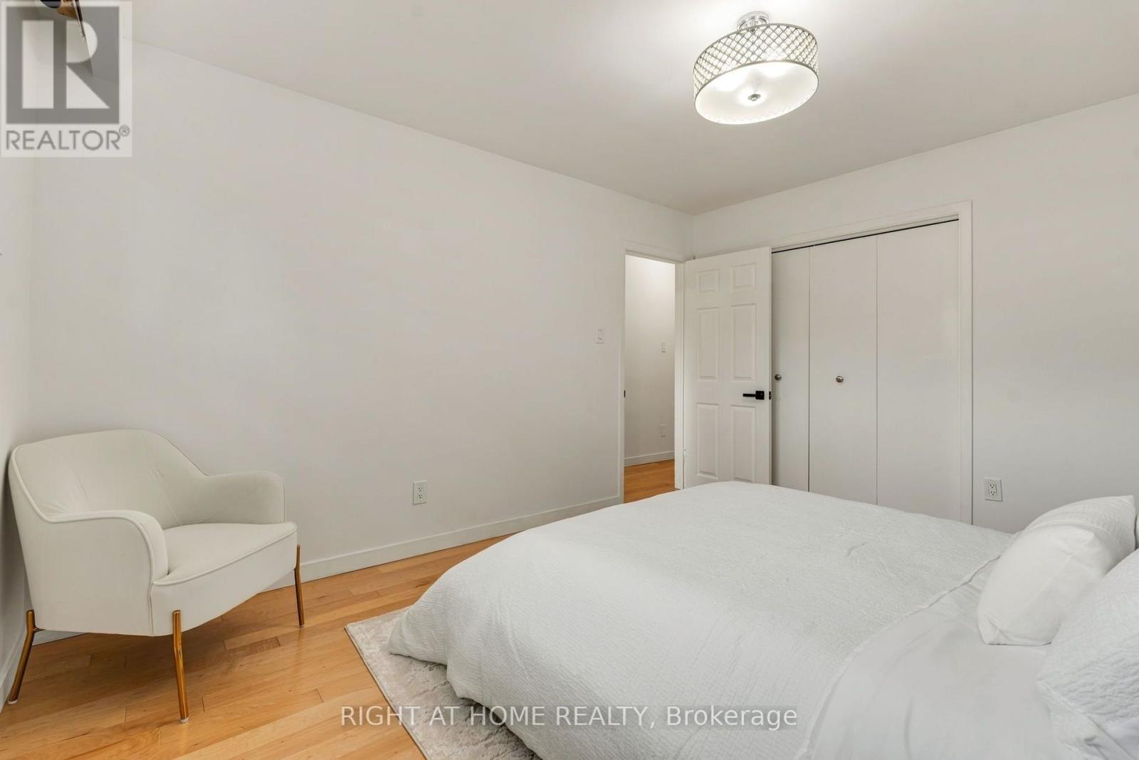 1302 REDBANK CRESCENT, Oakville (CP College Park) — photo 12