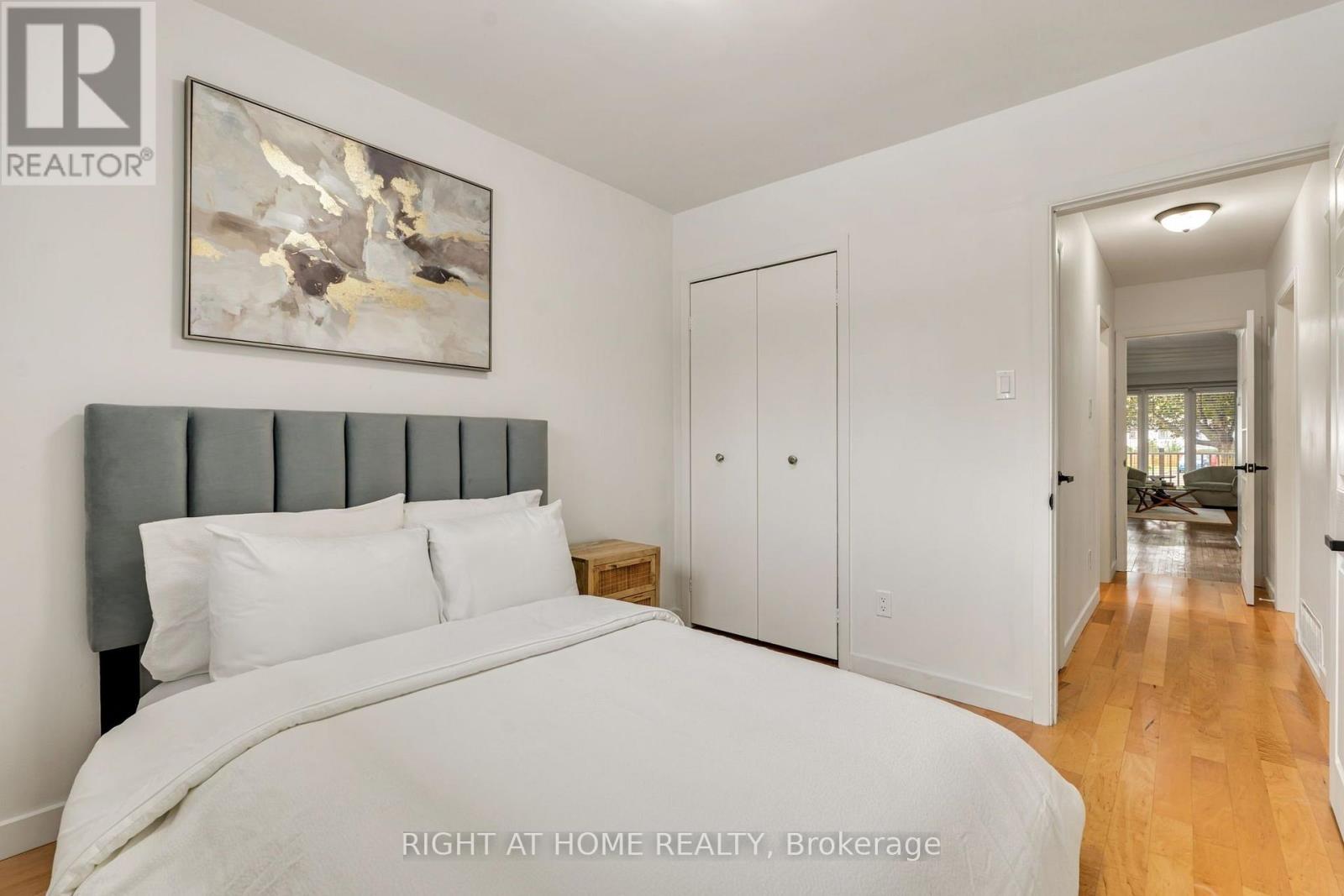 1302 REDBANK CRESCENT - 13