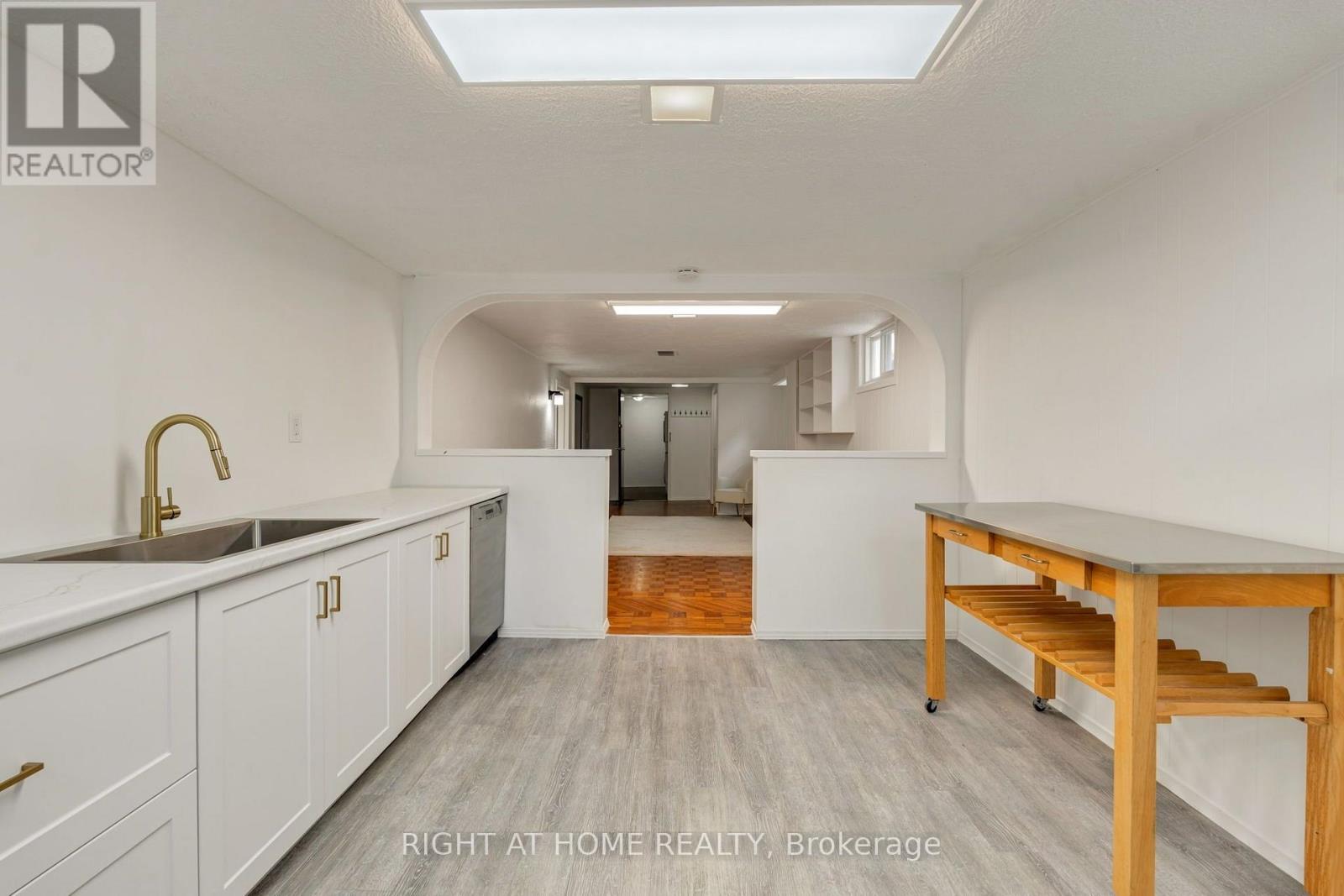 1302 REDBANK CRESCENT - 24