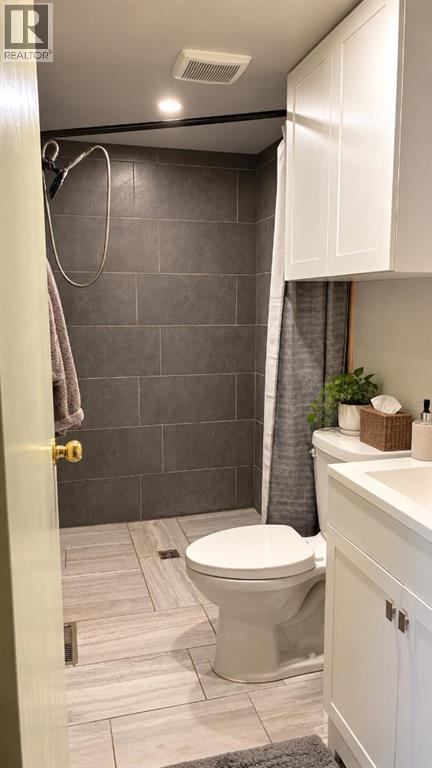 110 4 Avenue W - 16