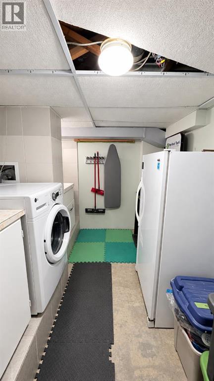108 2 Street W - Image 10