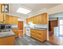 2370 Mountain Highway, North Vancouver, BC V7J2N3 Photo 9
