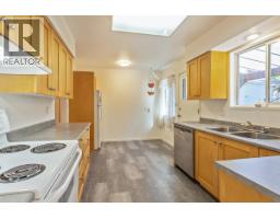 2370 Mountain Highway, North Vancouver, BC V7J2N3 Photo 10