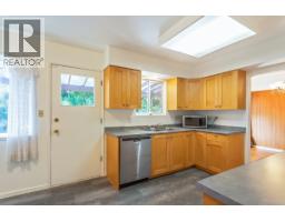 2370 Mountain Highway, North Vancouver, BC V7J2N3 Photo 8