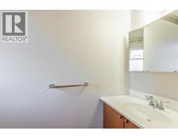 2370 Mountain Highway, North Vancouver, BC V7J2N3 Photo 17