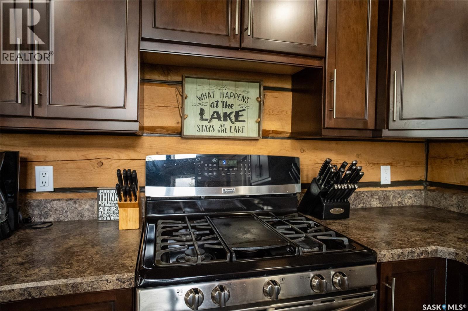 Stunning Remote 4 Season Lakehouse on Nemeiben - 17