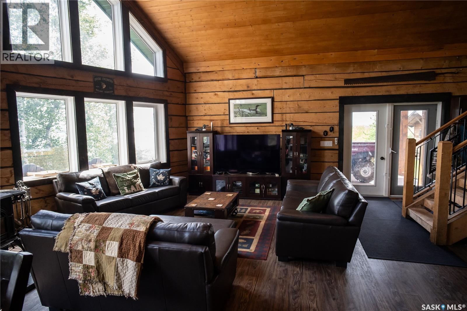 Stunning Remote 4 Season Lakehouse on Nemeiben, Northern Admin District — photo 20