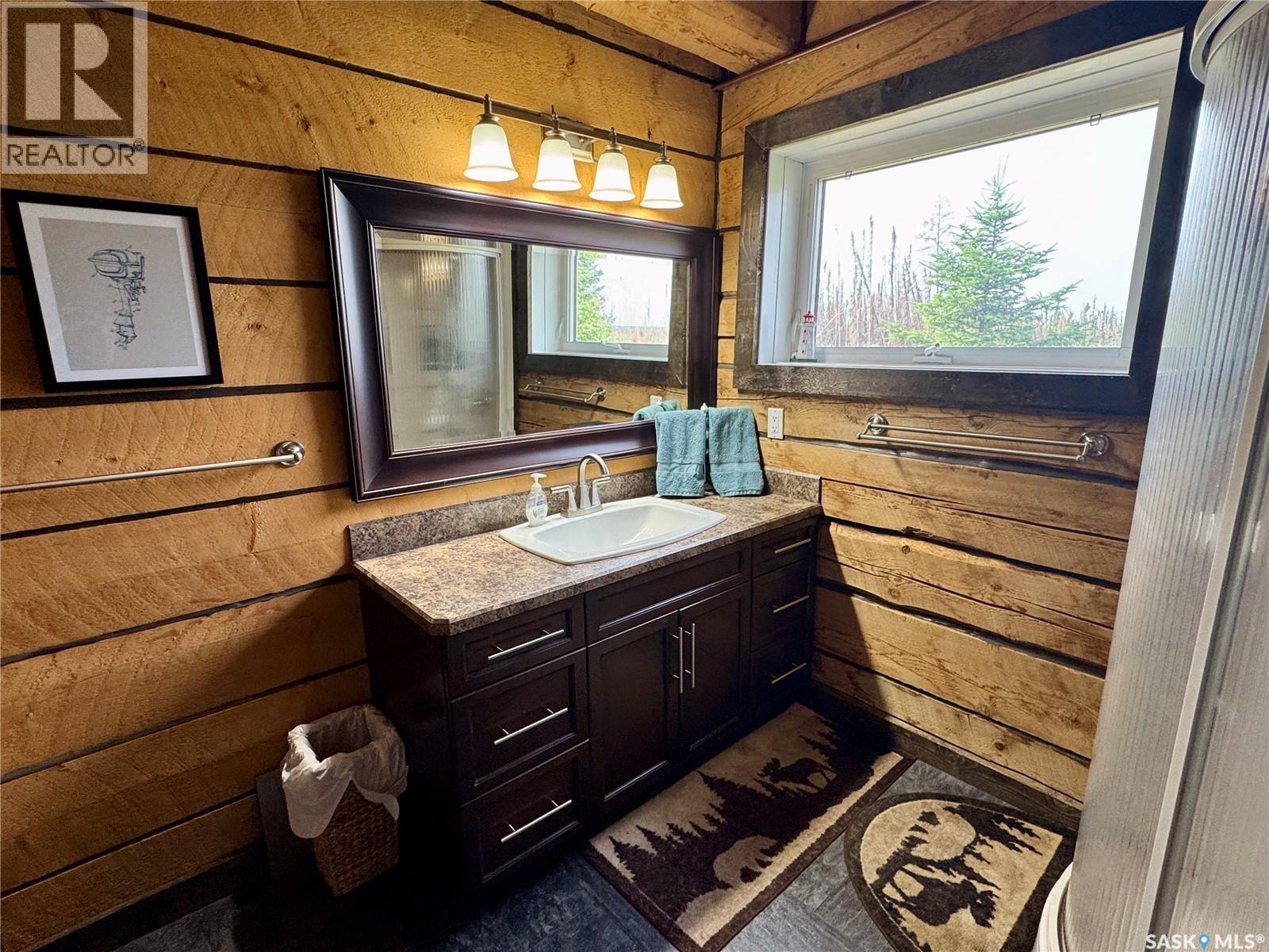 Stunning Remote 4 Season Lakehouse on Nemeiben - 42