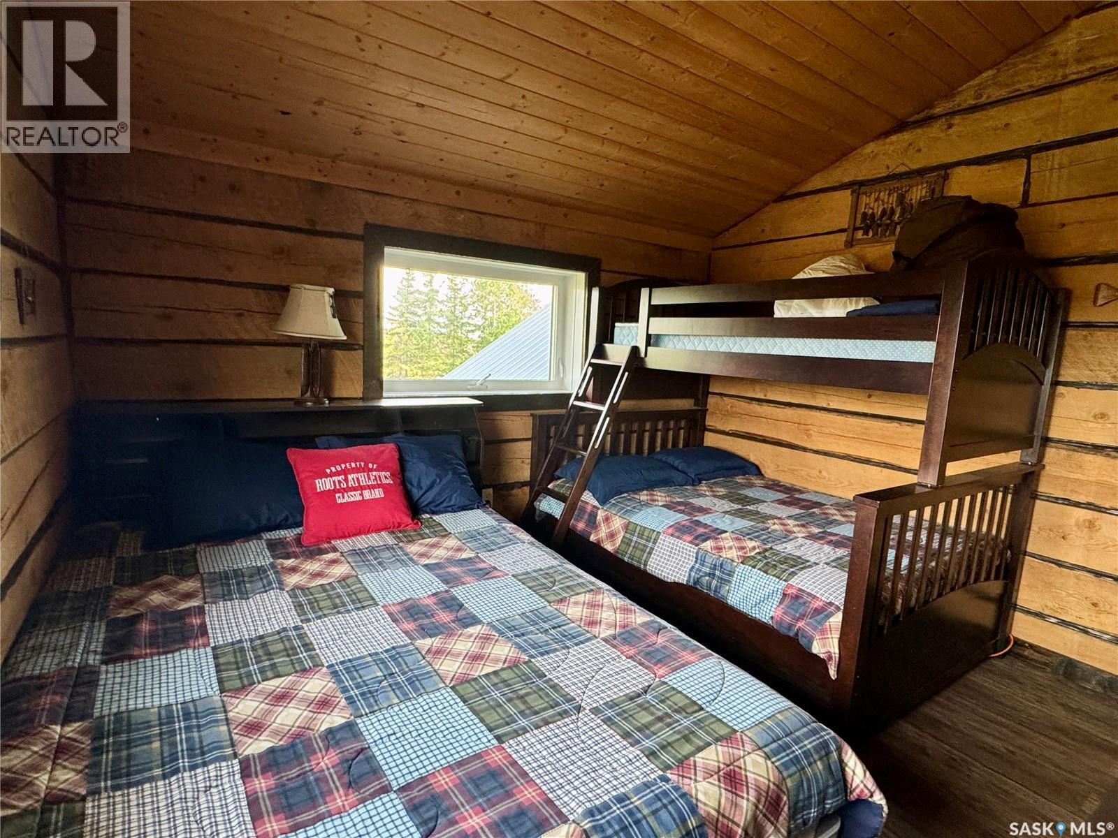 Stunning Remote 4 Season Lakehouse on Nemeiben - 65