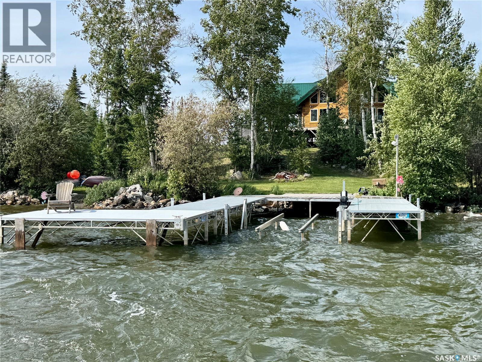 Stunning Remote 4 Season Lakehouse on Nemeiben - Image 71