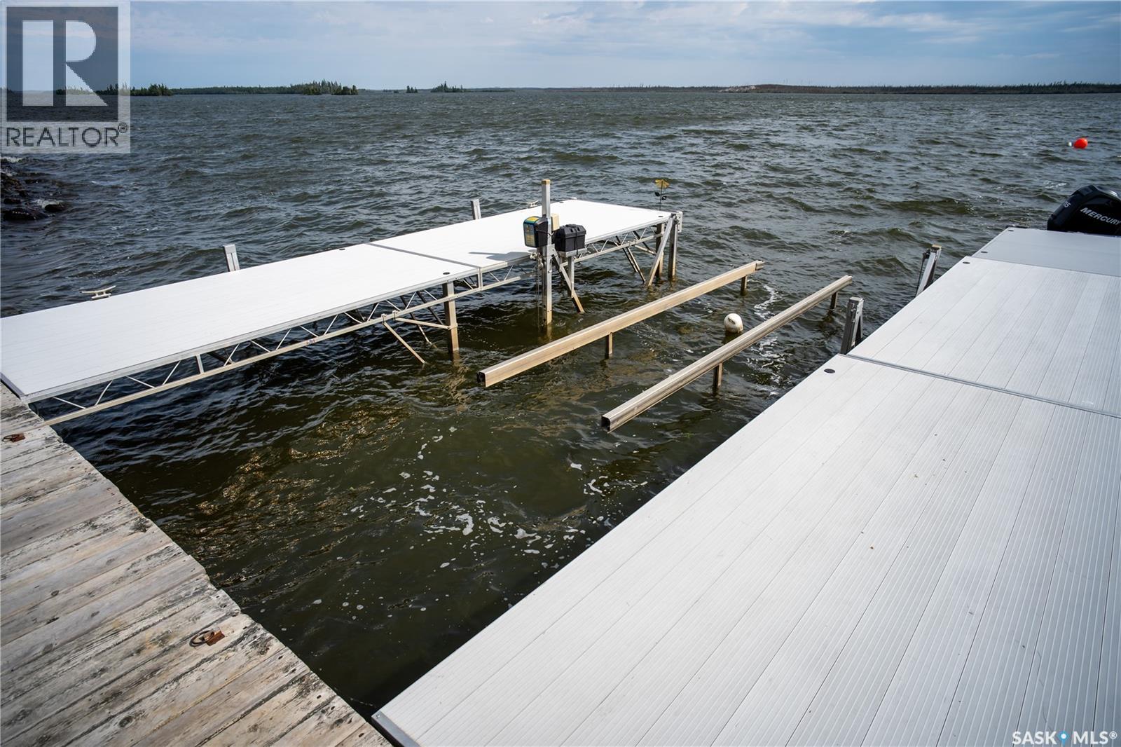 Stunning Remote 4 Season Lakehouse on Nemeiben - Image 74