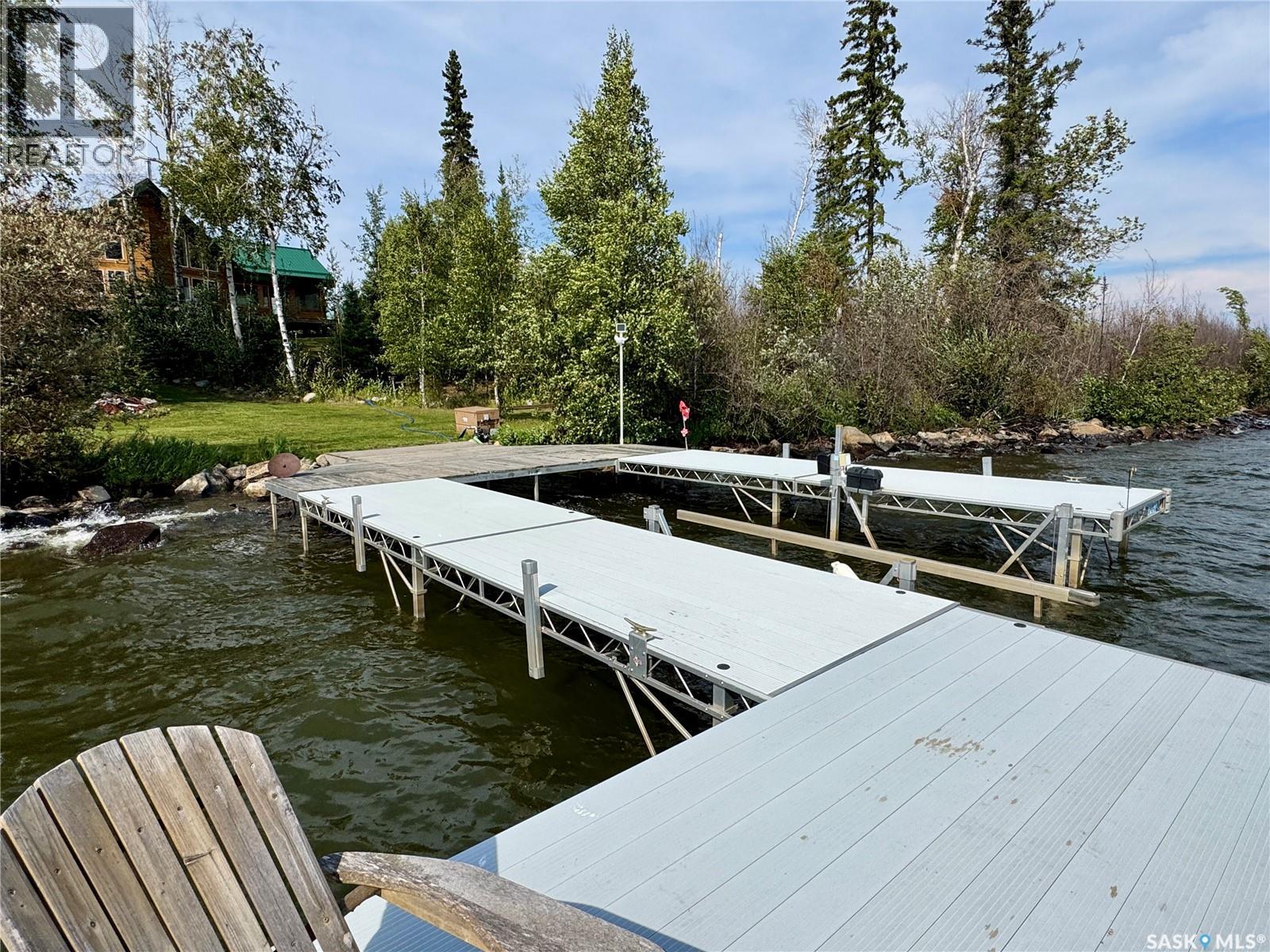Stunning Remote 4 Season Lakehouse on Nemeiben - Image 77