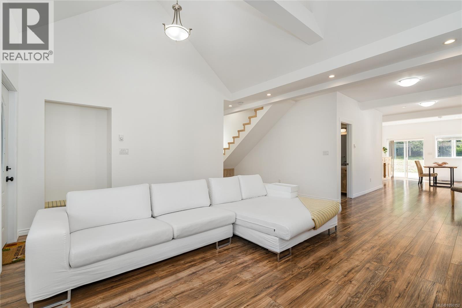 471 Selby St - Image 25