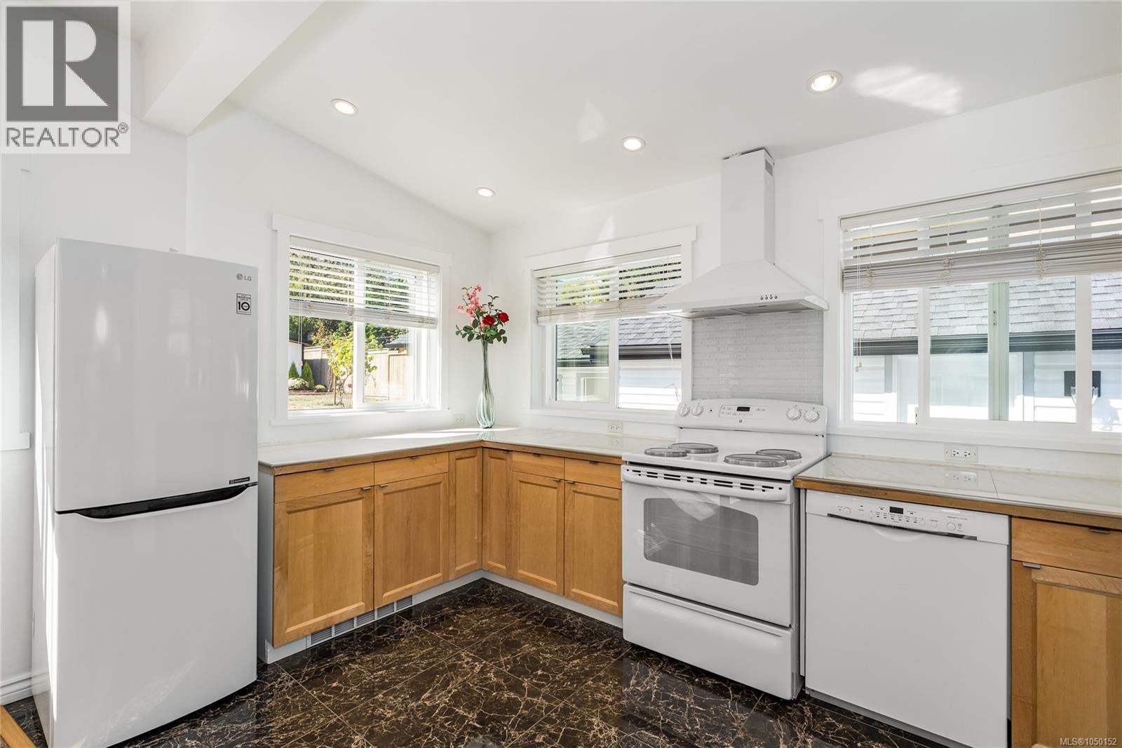 471 Selby St - 35