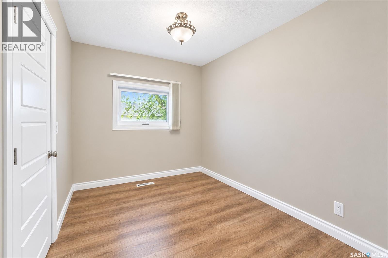 127 1st AVENUE, Osler — photo 19