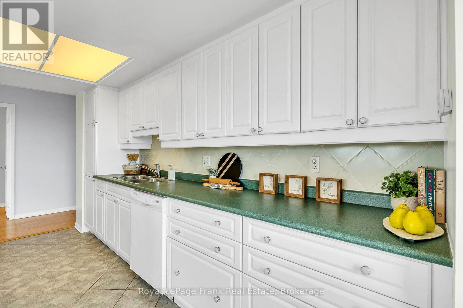 602- 712 Rossland Road East, Whitby, ON photo 17
